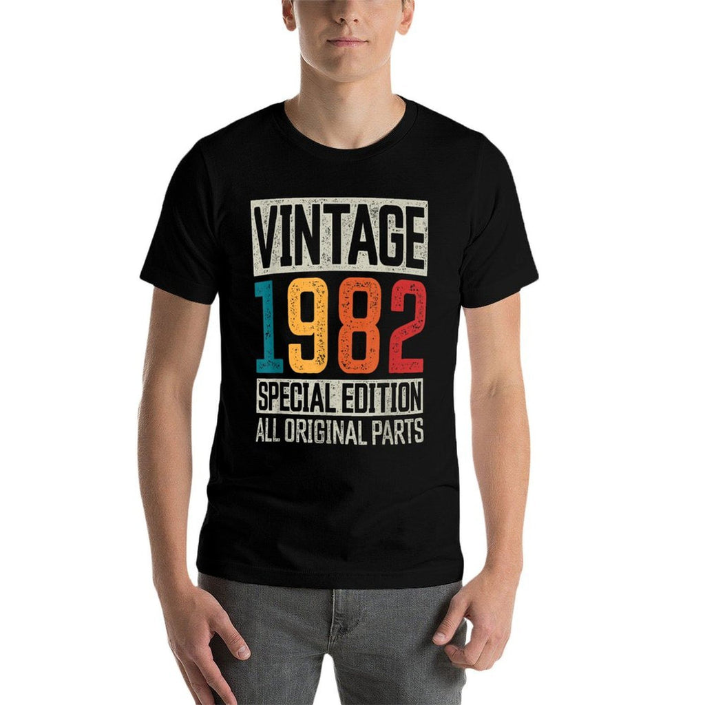 40th Birthday Vintage 1982 Born in 1982 40 Birthday  Ribbed Collar T-Shirt