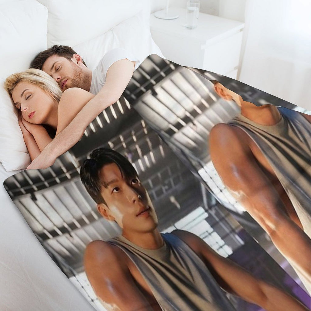 Wi Ha Joon Wrinkle-free Throw Blanket