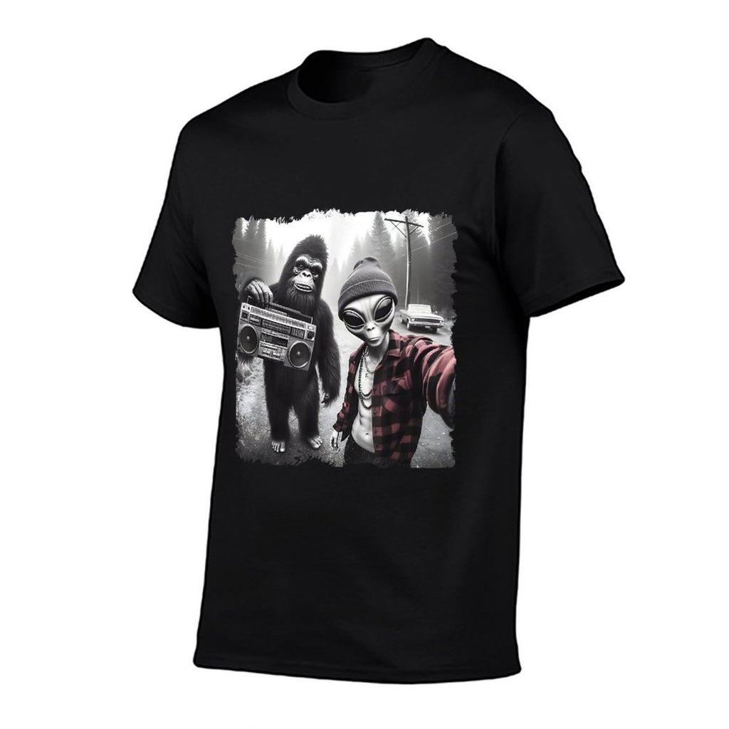 Funny Sasquatch Selfie Bigfoot Rock On UFO Alien Design  Slim-fit Cut T-Shirt