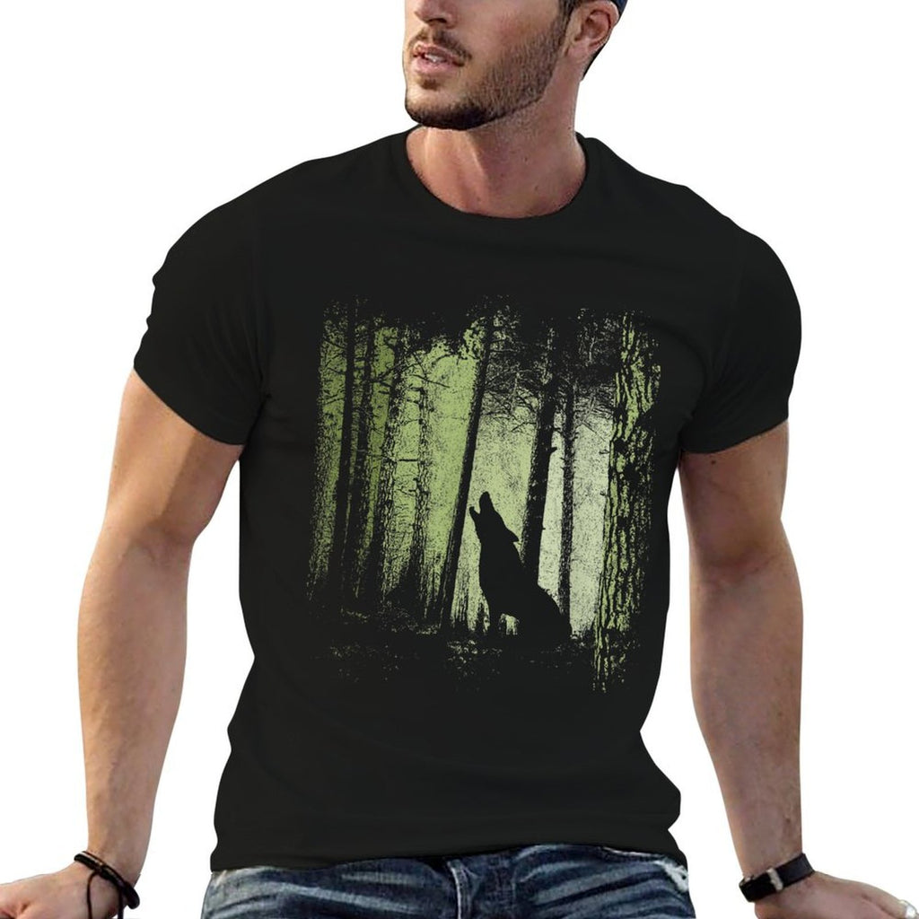 Twilight Forest Romantic Howling Wolf Silhouette Comfortable T-Shirt