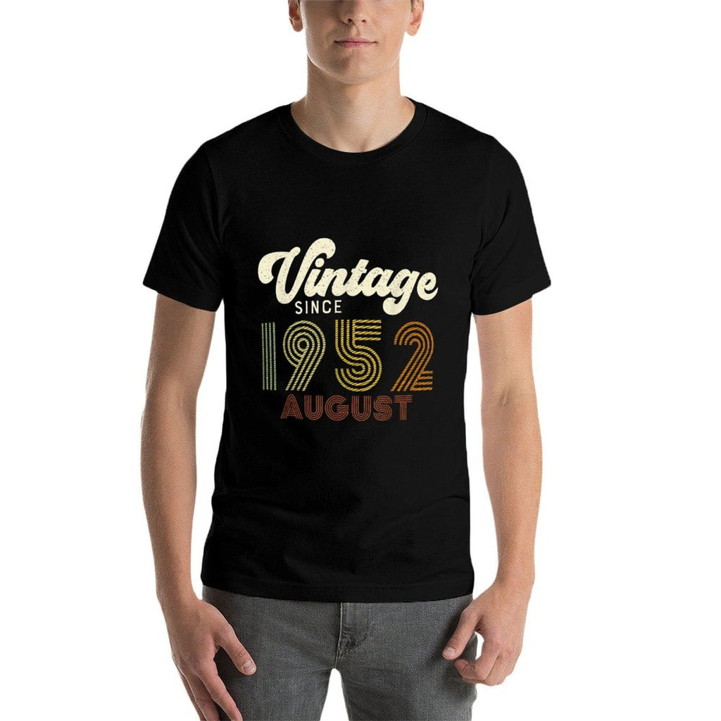 Vintage Since August 1952 Retro 70th Birthday  Tagless Design T-Shirt