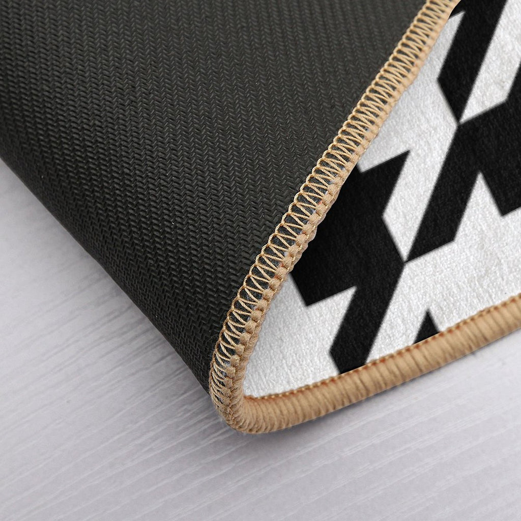 Preppy 1980s Geometric Pattern Trendy Black And White Houndstooth  High-Traffic Bath Mat