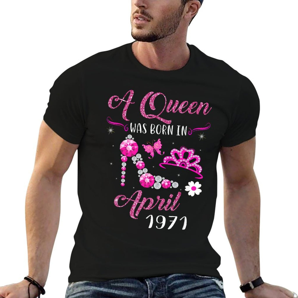 A Queen Was Born in April 1971 50th Birthday Gift  Trendy Pattern T-Shirt