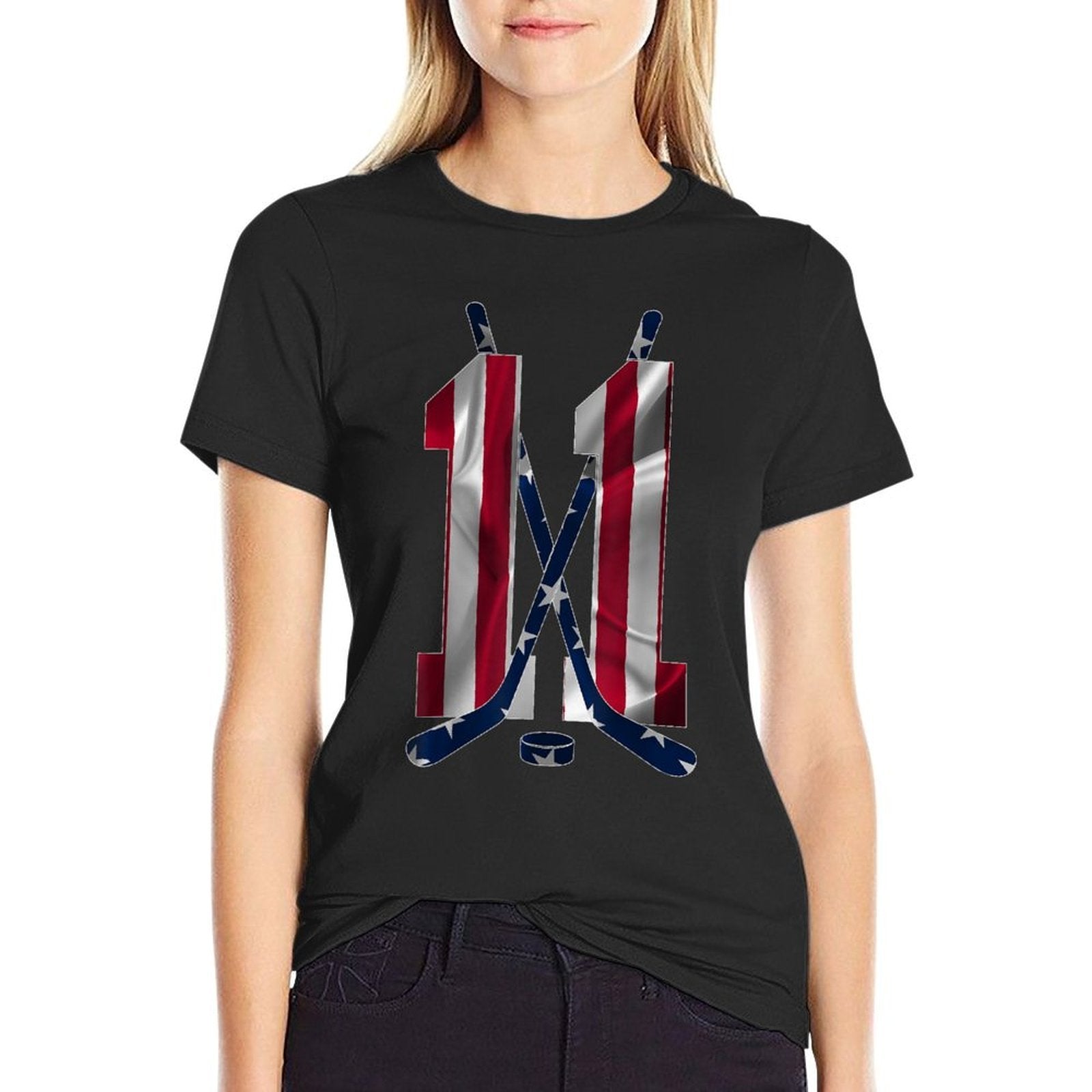NUMBER 11 YEARS ICE HOCKEY 11TH BIRTHDAY Comfortable T-Shirt