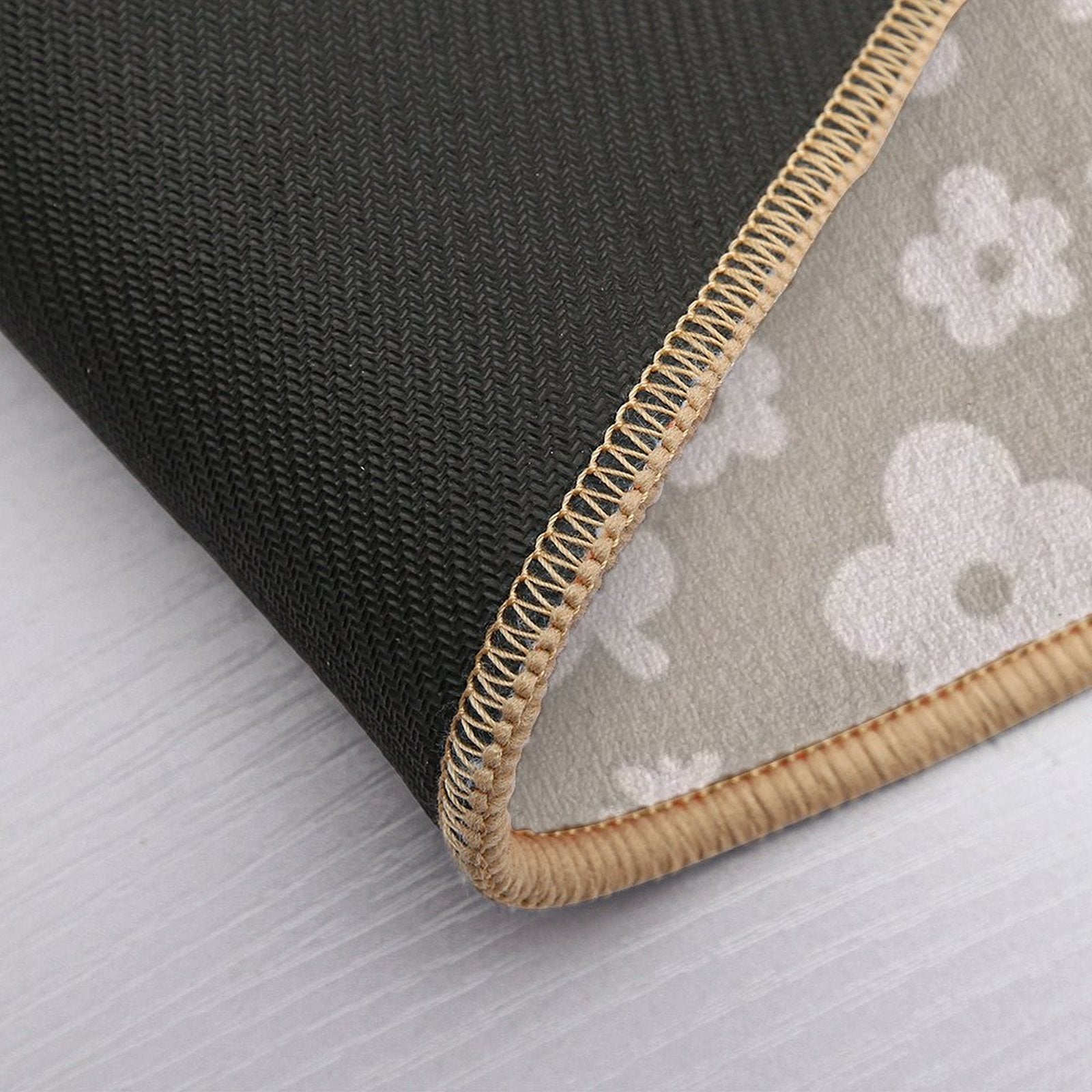 Mid Century Modern Flowers & Leaves, Cute Retro Pattern, Light Taupe  High-Traffic Bath Mat