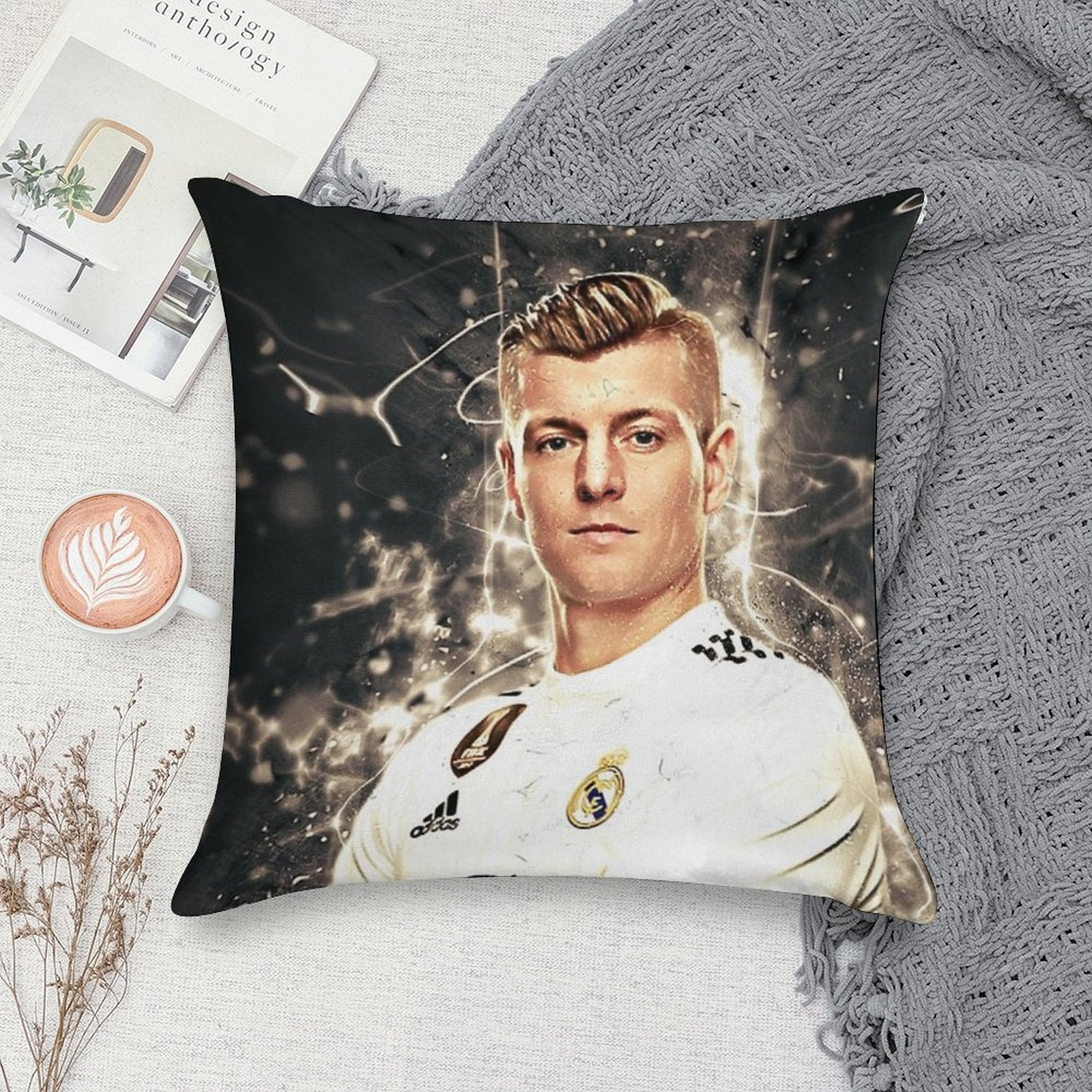 Toni Kroos 3#240922 Soft Warmth Comfort Throw Pillow