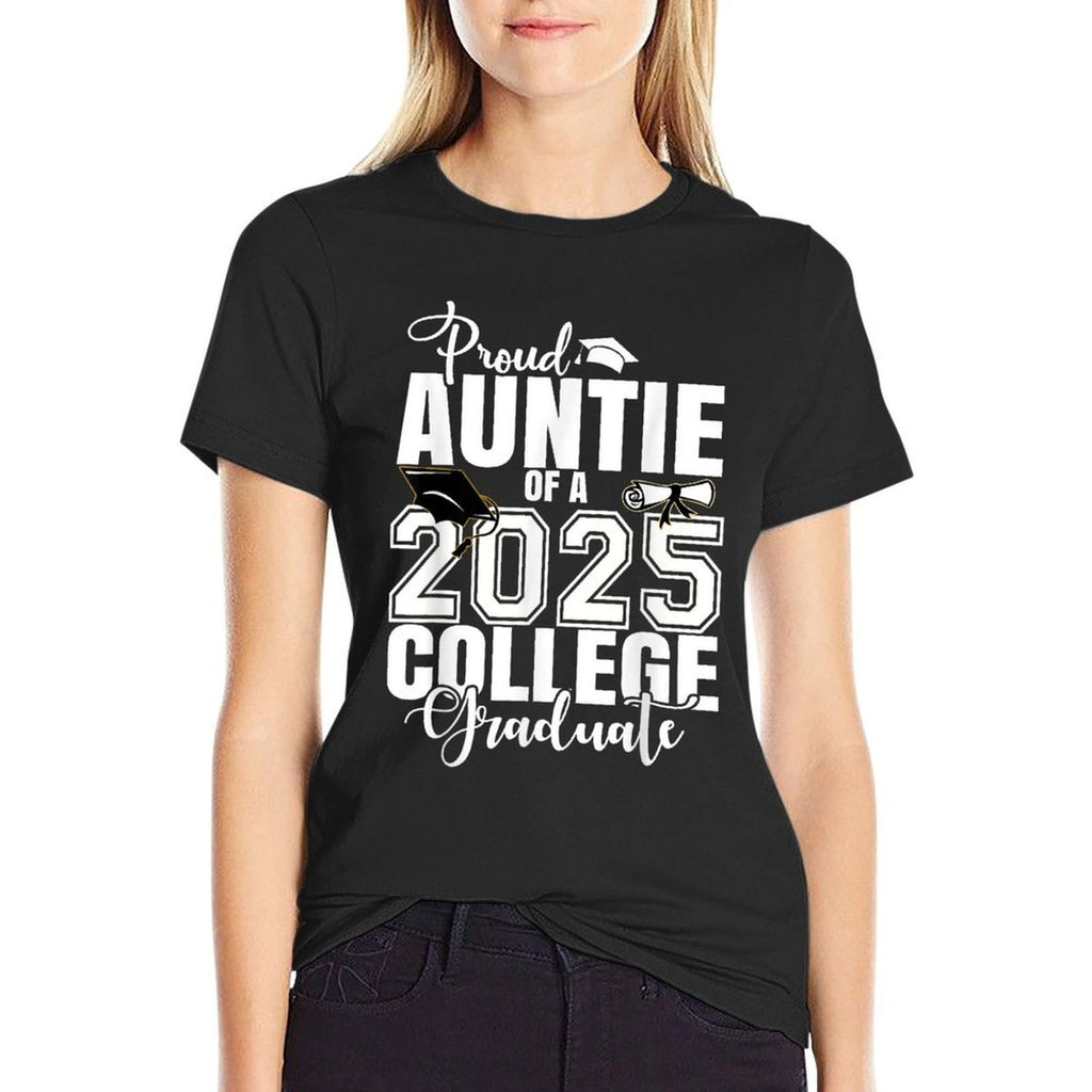 Proud Auntie Of A 2025 College Graduate Graduation  Trendy Pattern T-Shirt