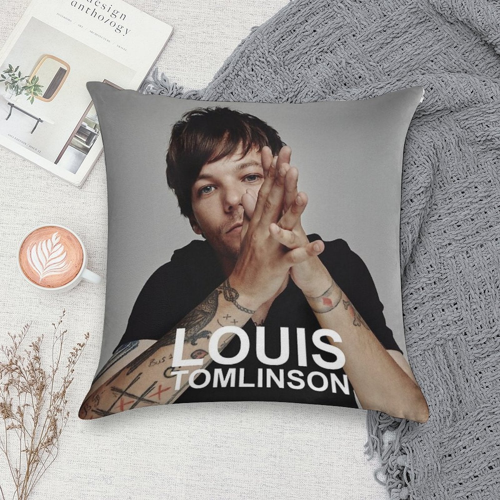 Gadjah New Tomlinson Walls American Tour 2020 Soft Bedroom Essential Throw Pillow