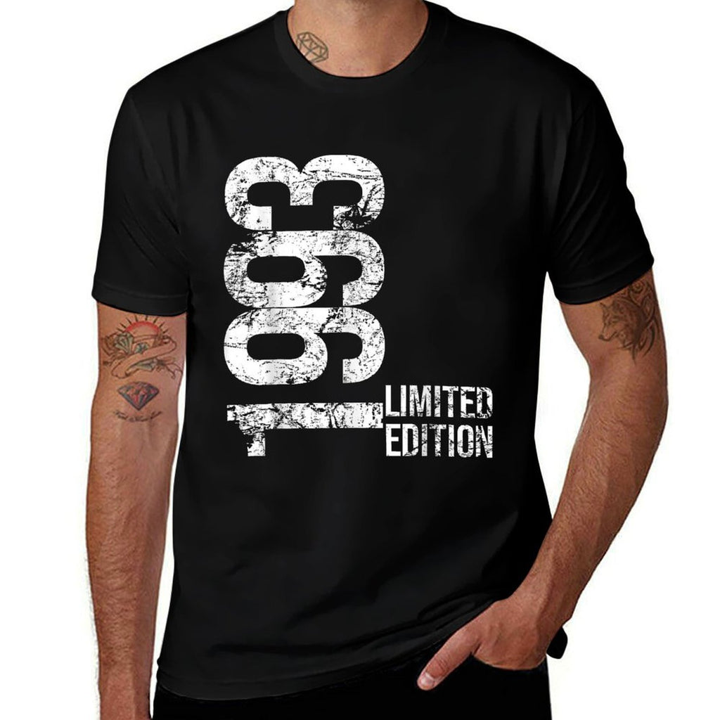 32nd Birthday 32 Years Old Man Woman Vintage 1993  Relaxed-fit T-Shirt