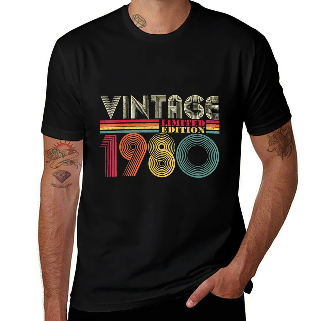 1980 40th Birthday Gift Vintage Retro Men Women 40 Years Old  Durable T-Shirt