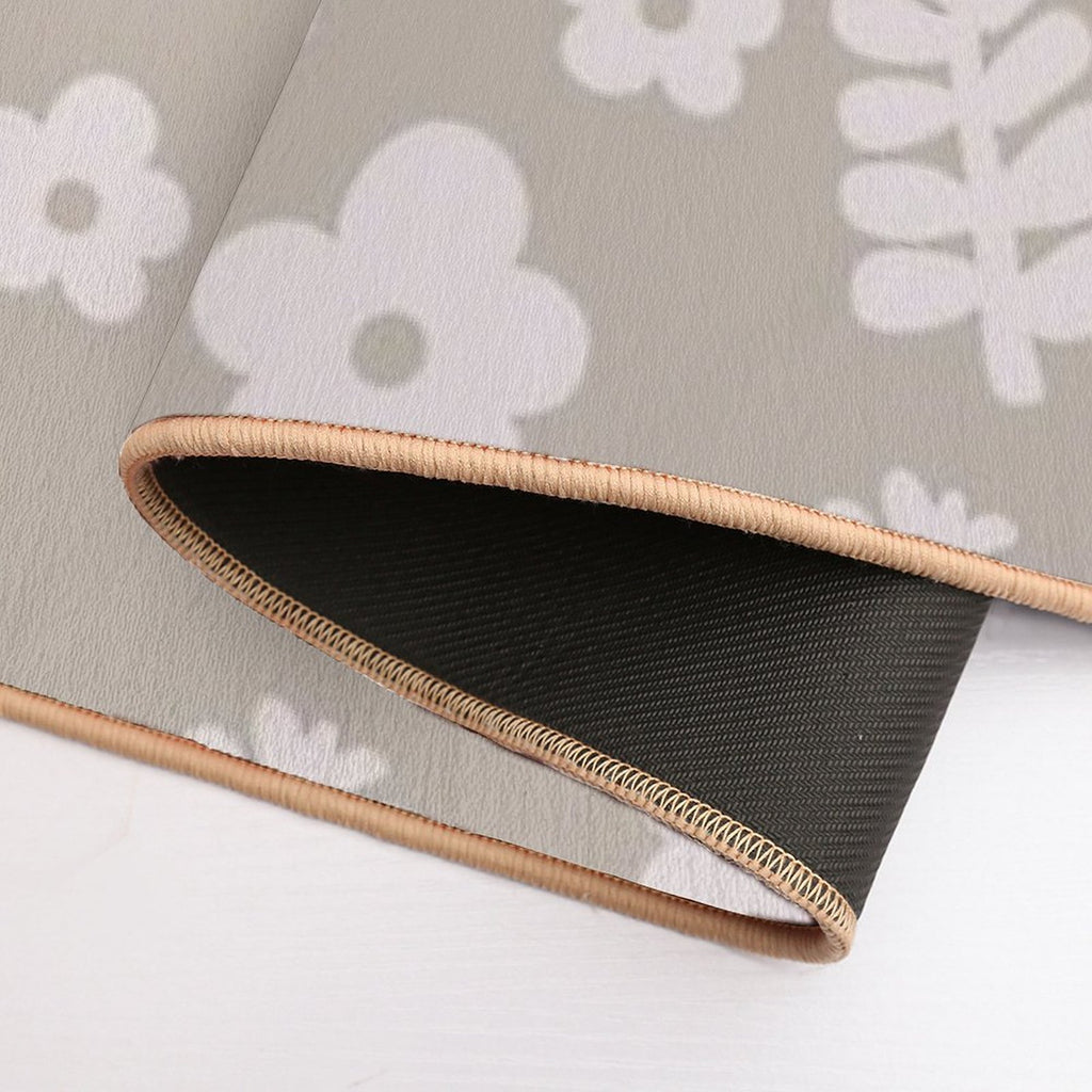 Mid Century Modern Flowers & Leaves, Cute Retro Pattern, Light Taupe  High-Traffic Bath Mat