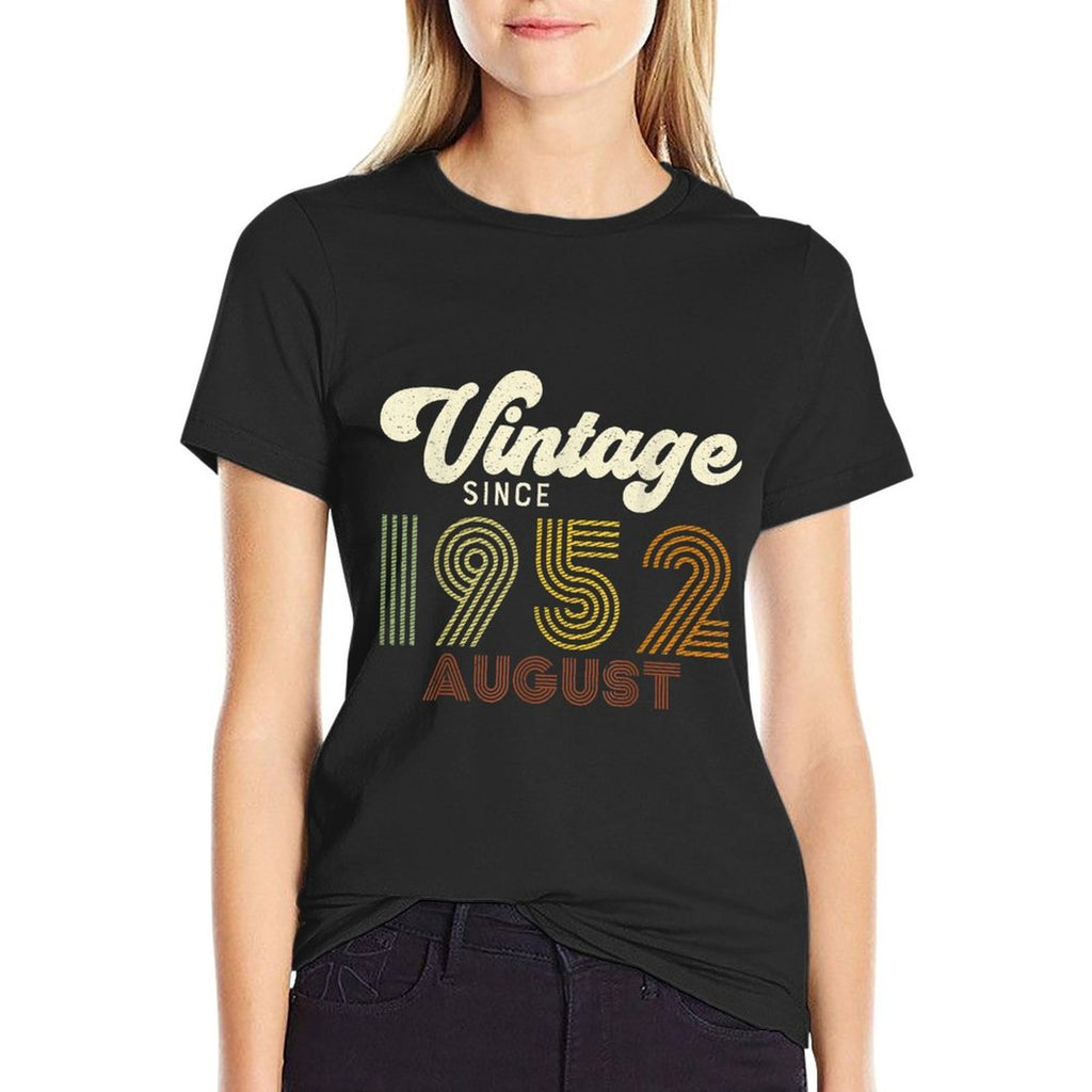 Vintage Since August 1952 Retro 70th Birthday  Tagless Design T-Shirt