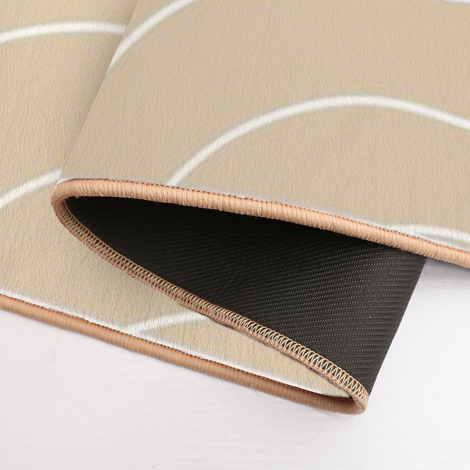 Cute Brown Squiggly Lines Aesthetic Items  Non-Slip Bath Mat