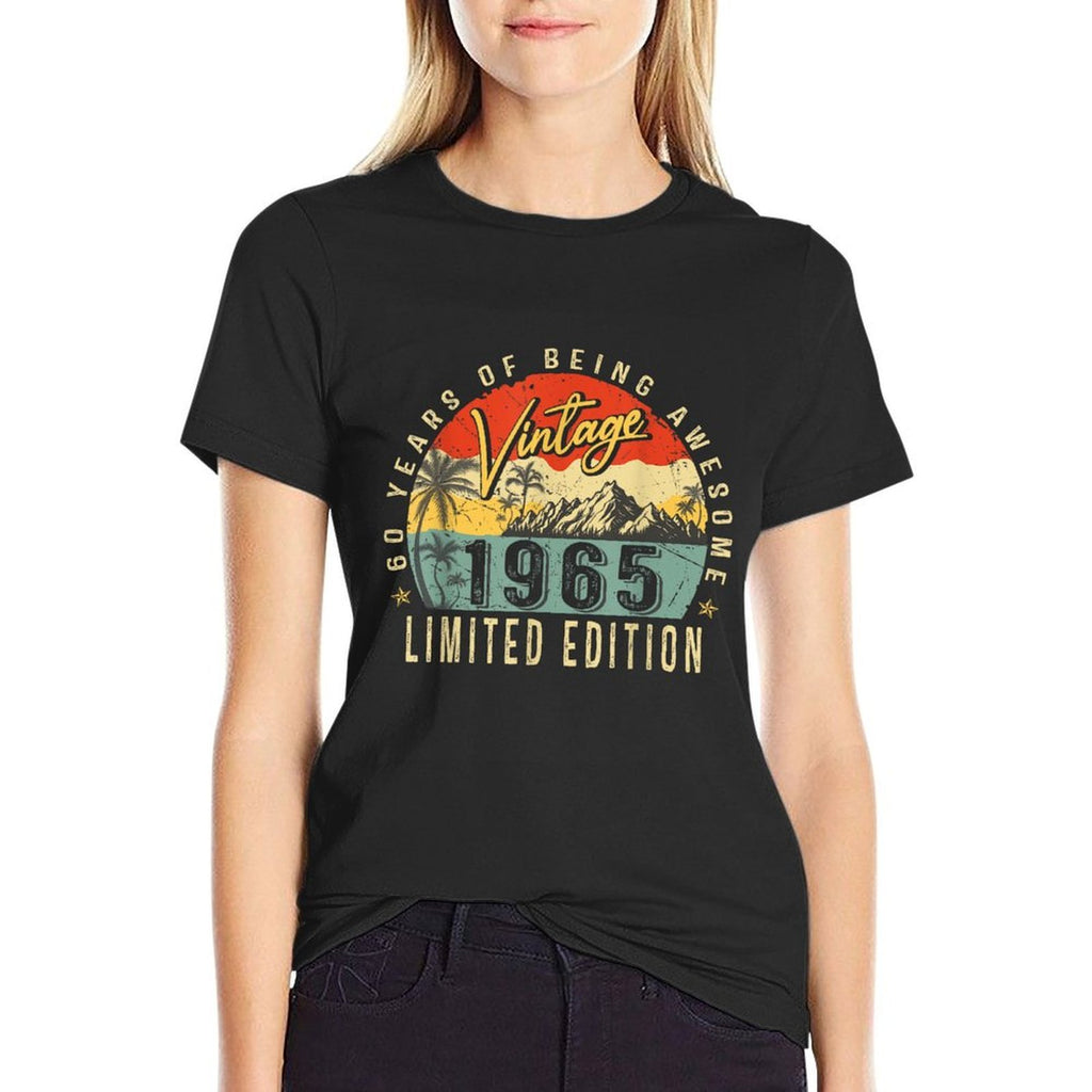 Vintage 1965 60th Birthday Gift 60 Years Old Funny Men Women  Lightweight T-Shirt