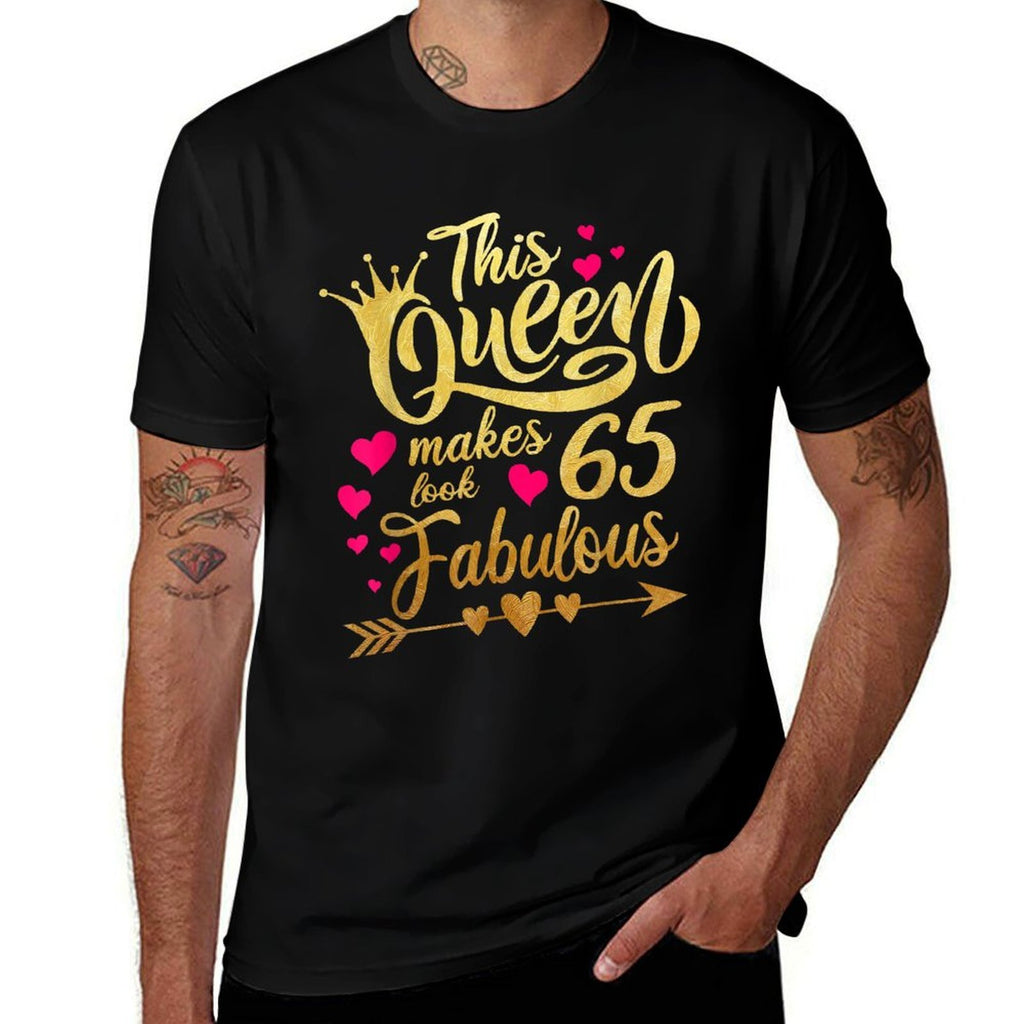 This Queen Makes 65 Look Fabulous 65th Birthday  Lightweight T-Shirt