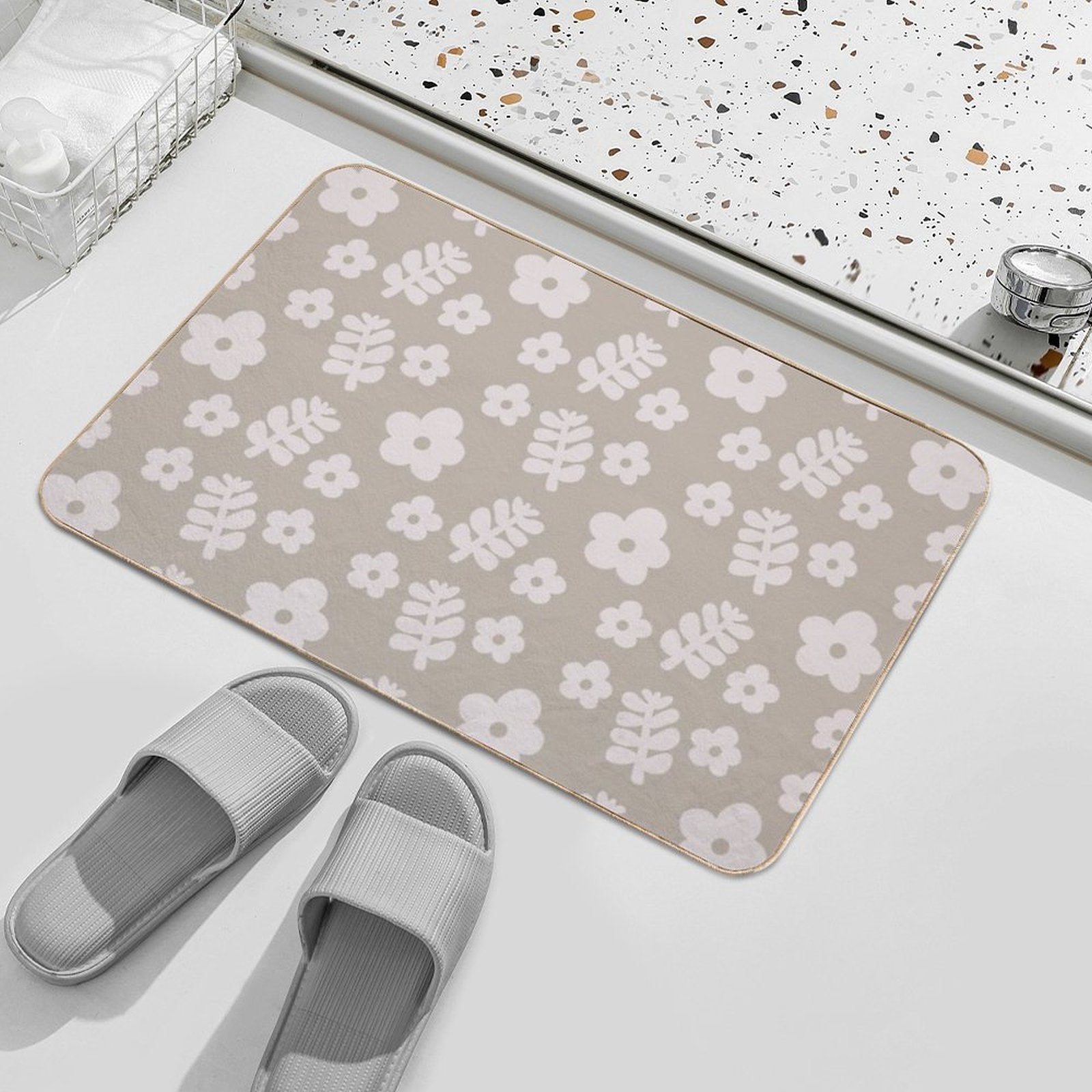 Mid Century Modern Flowers & Leaves, Cute Retro Pattern, Light Taupe  High-Traffic Bath Mat