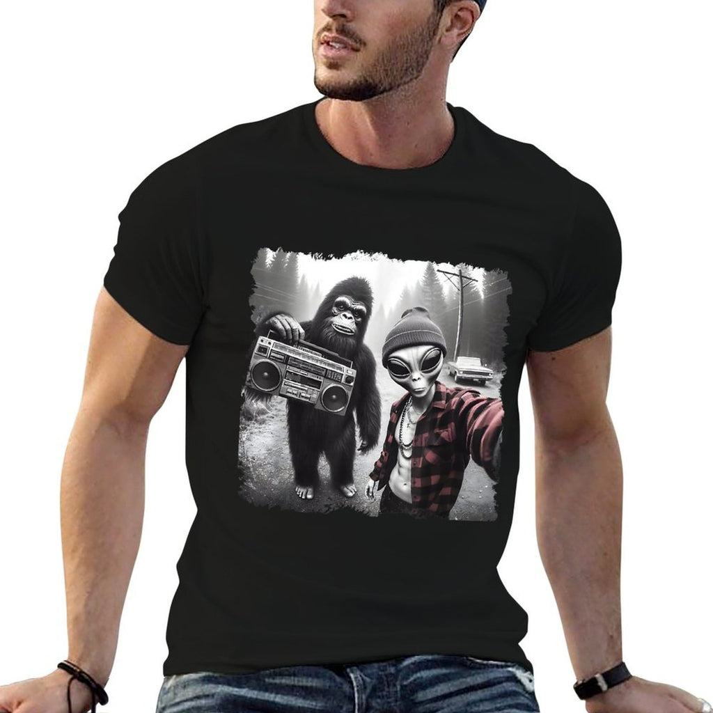 Funny Sasquatch Selfie Bigfoot Rock On UFO Alien Design  Slim-fit Cut T-Shirt