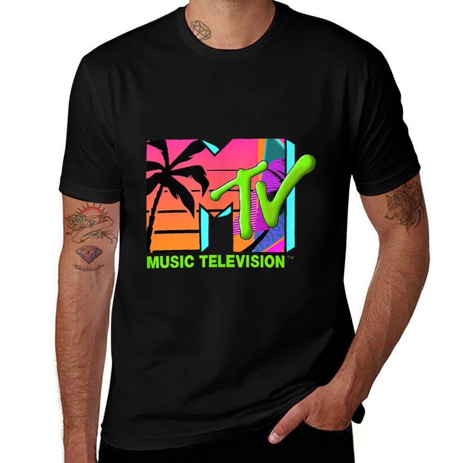 Mademark X MTV - The Official MTV Logo with Retro Palms in Paradise  Trendy Pattern T-Shirt