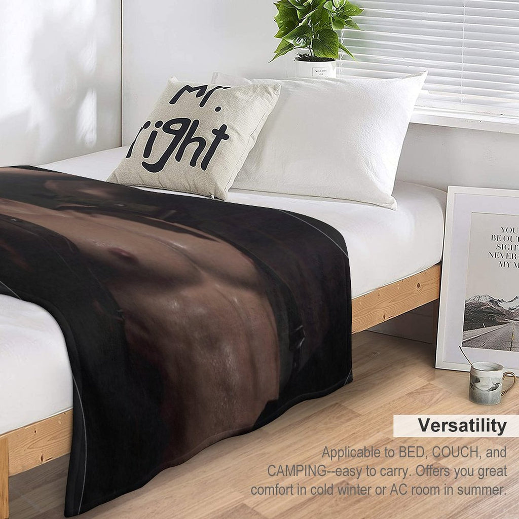 Leonnn Velvety-soft Throw Blanket
