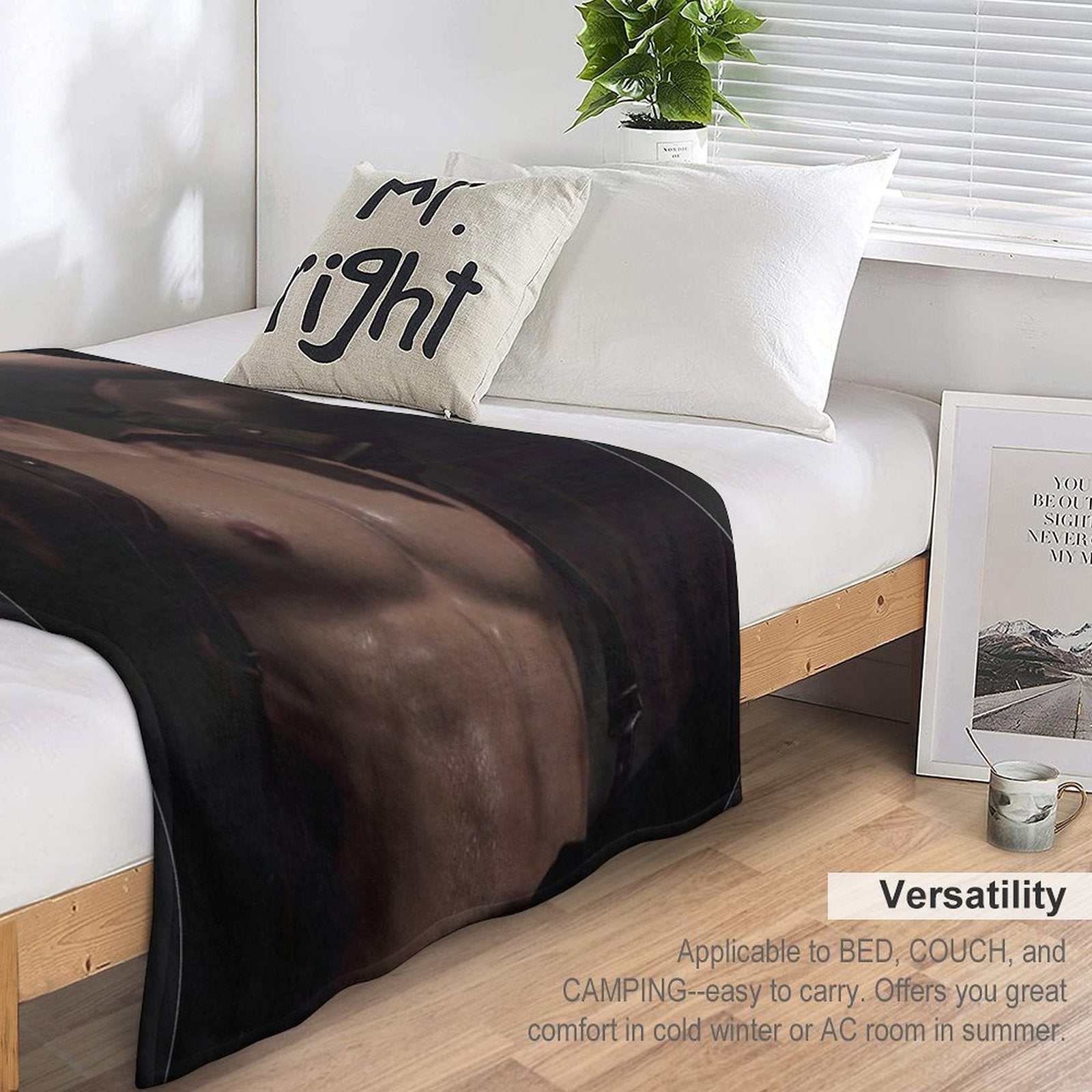 Leonnn Velvety-soft Throw Blanket