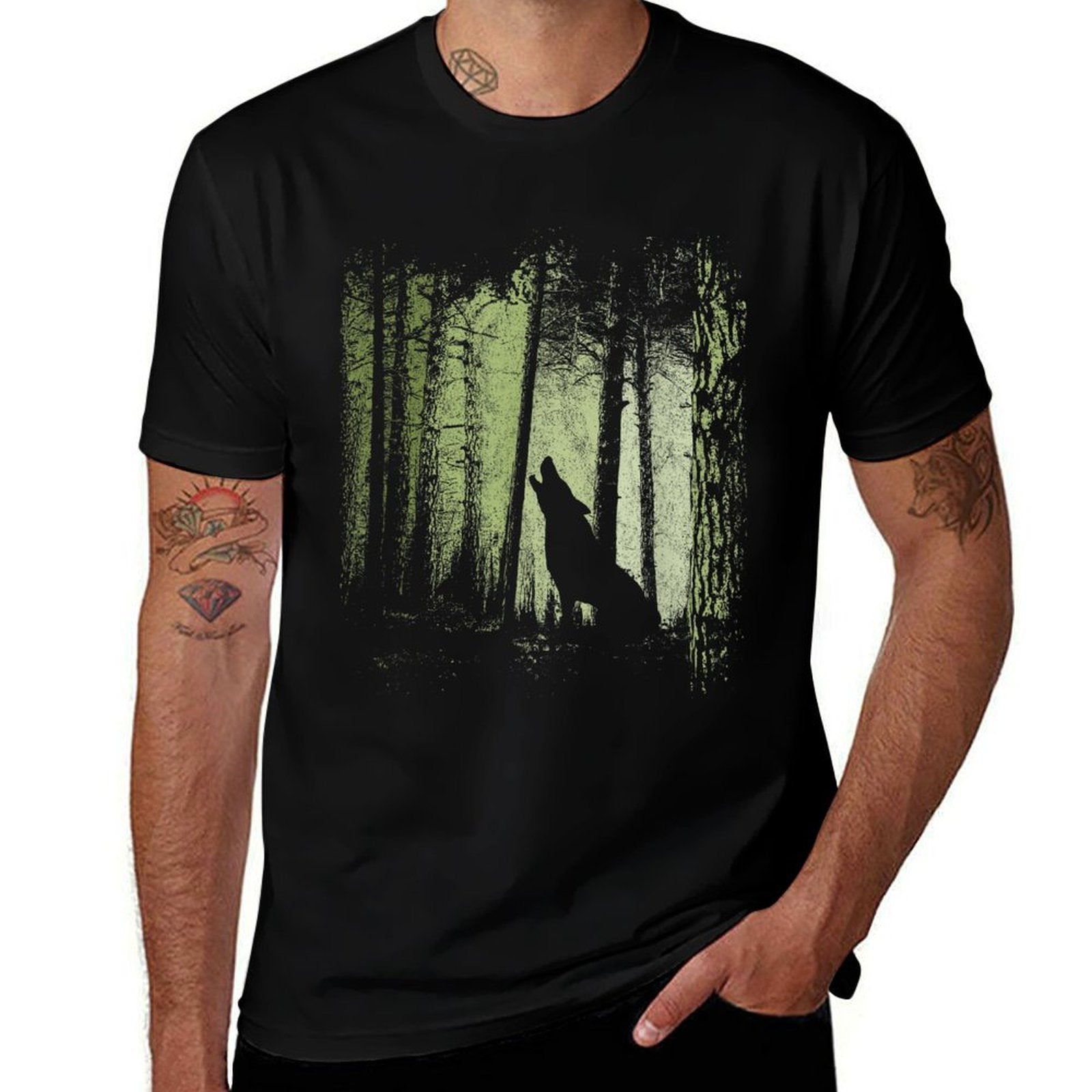 Twilight Forest Romantic Howling Wolf Silhouette Comfortable T-Shirt