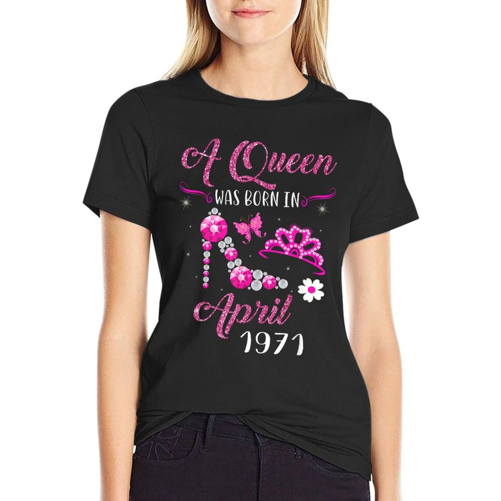 A Queen Was Born in April 1971 50th Birthday Gift  Trendy Pattern T-Shirt